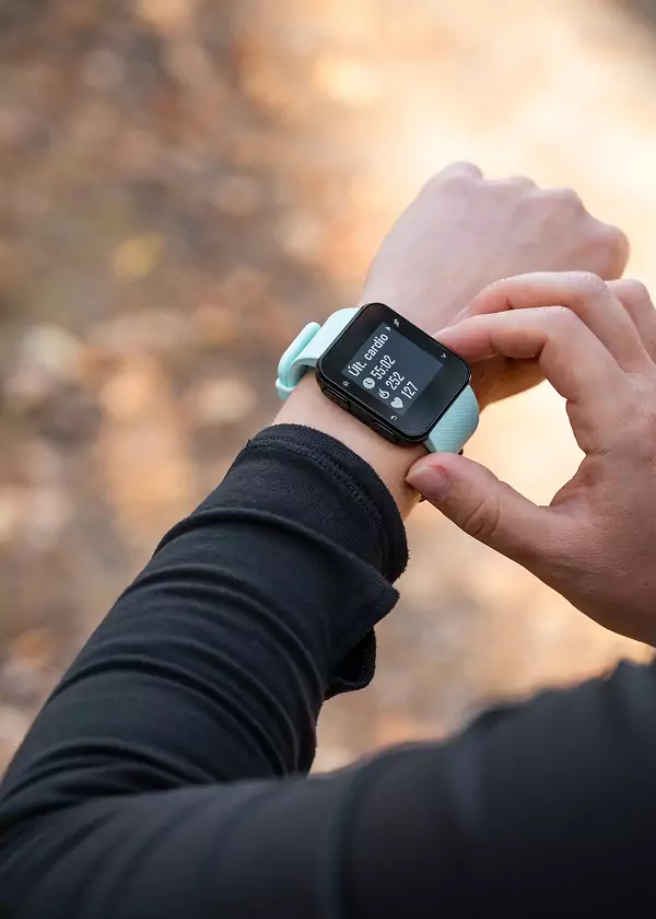 smart health watch tracking heart rate, spo2, and fitness