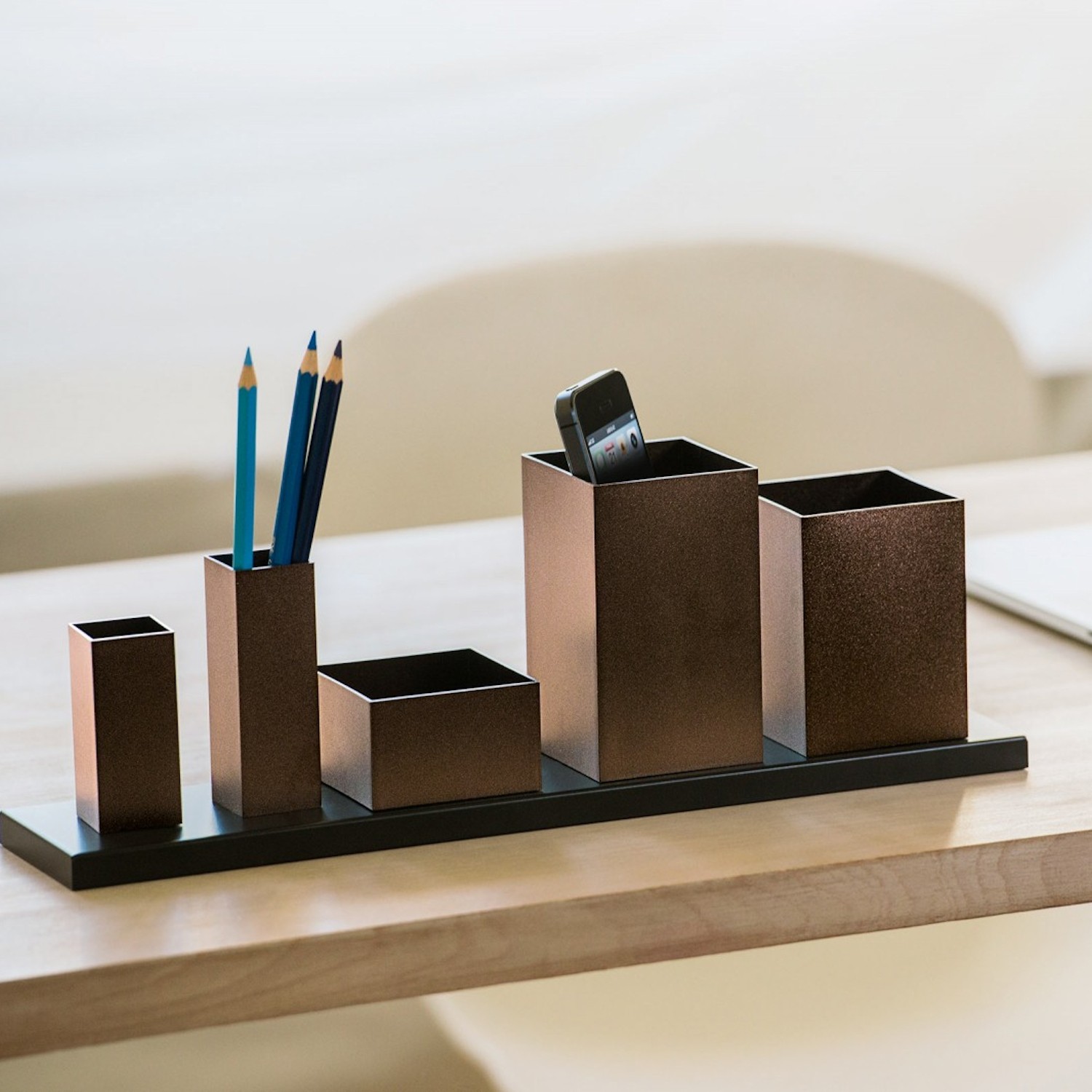 Philippi Theo Office Buttler