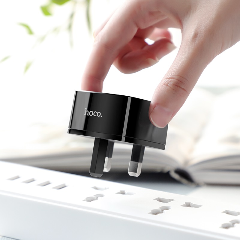 Hoco C70B 18W 3A Charger