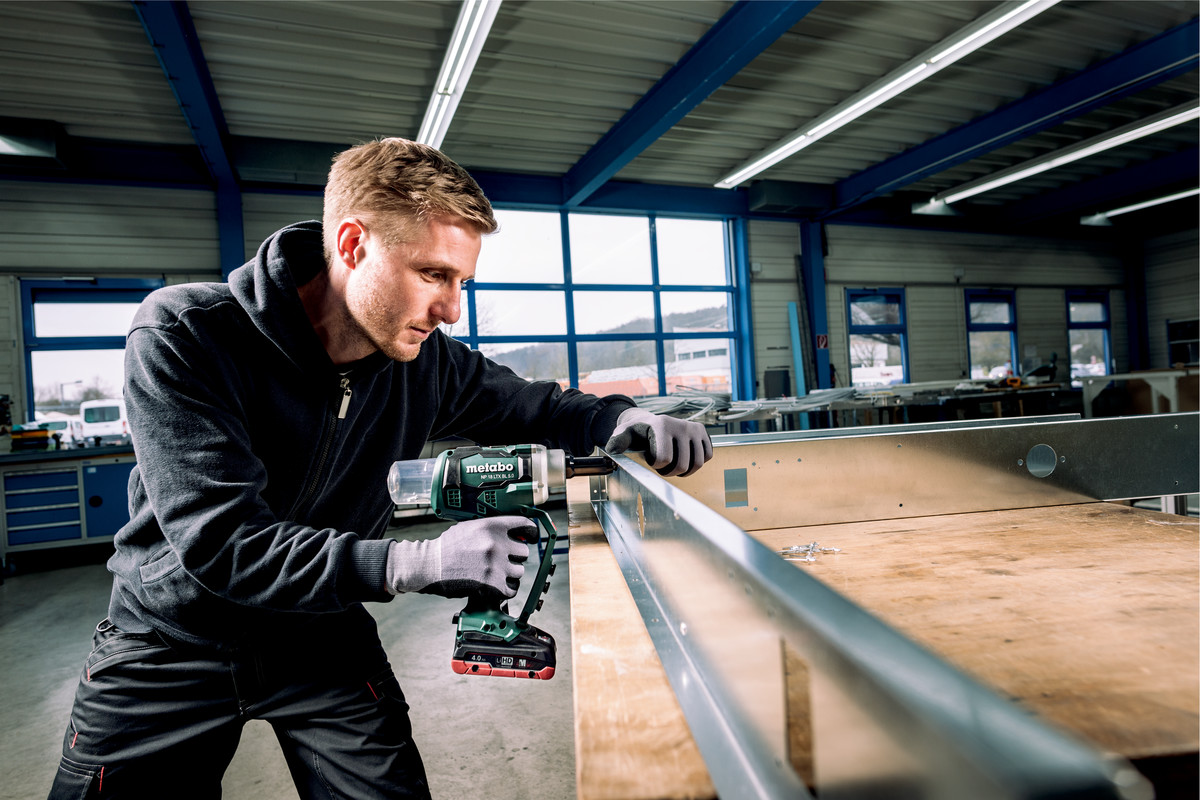 Metabo Riveting Gun 2Battrey + Charger,Case