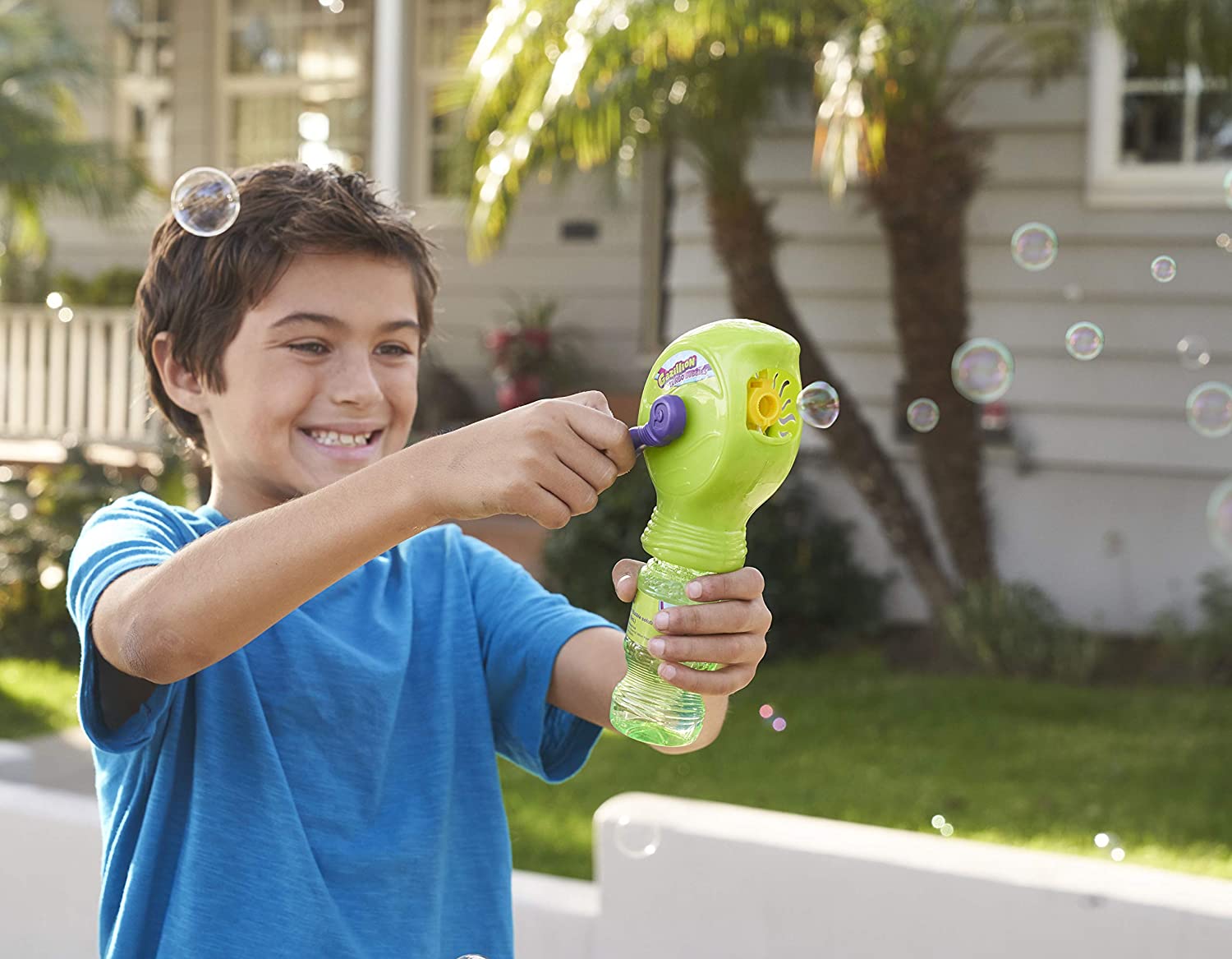 Funrise Turbo Bubbles Gazillion – Lanzador Manual De Burbujas Sin Pilas, Incluye Solución Premium De 237 Ml