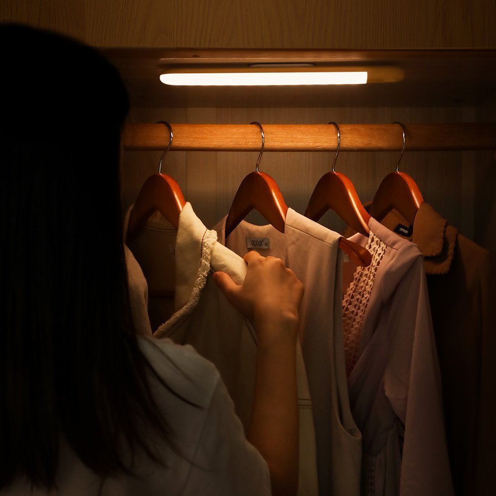 Baseus Sunshine Magnetic Lamp Natural Light LED Flashlight + Charging Cable - White