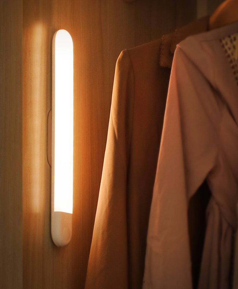 Baseus Sunshine Magnetic Lamp Natural Light LED Flashlight + Charging Cable - White