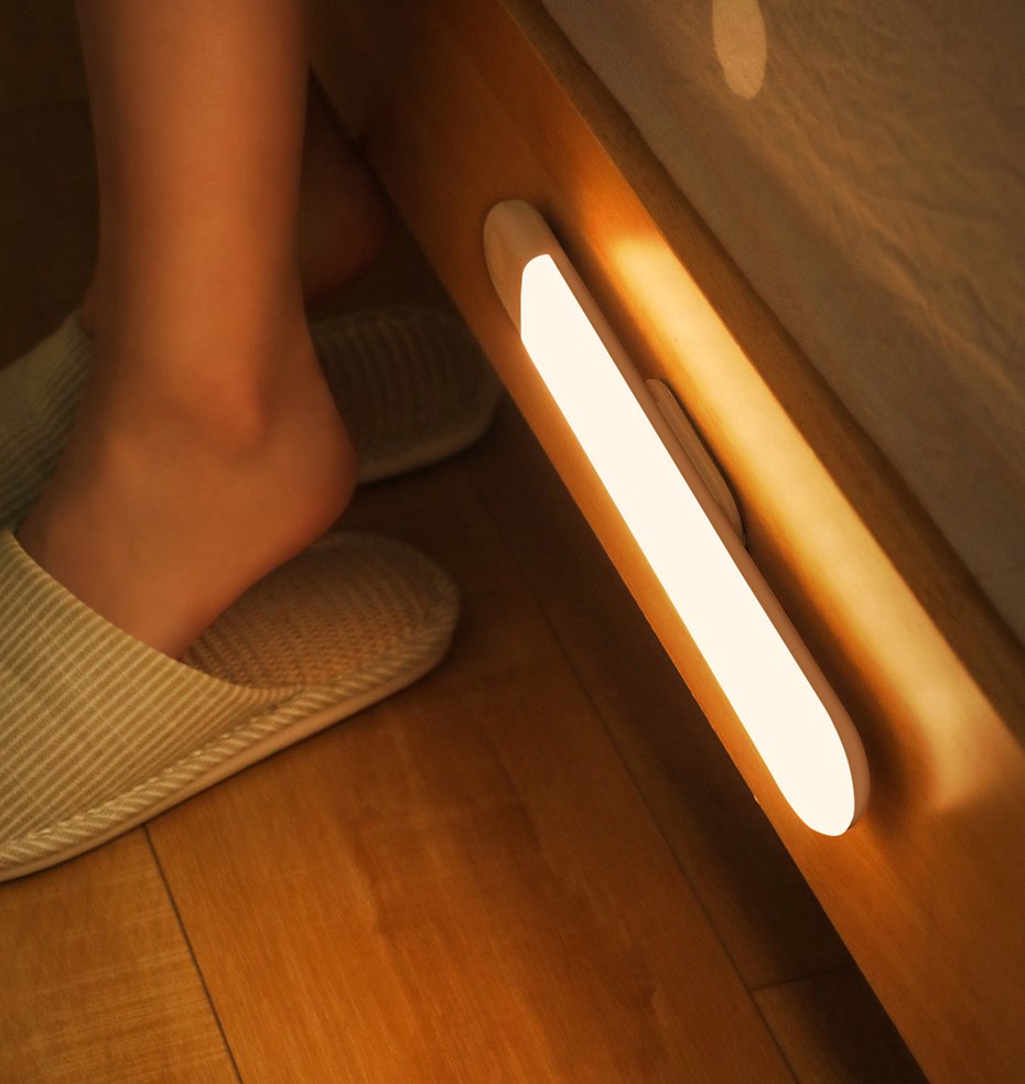 Baseus Sunshine Magnetic Lamp Natural Light LED Flashlight + Charging Cable - White