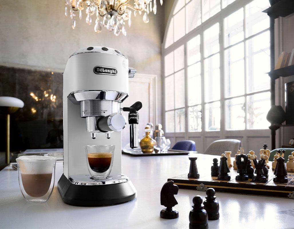 De'Longhi EC685.W Dedica Style Pump Espresso, Metal, 1350 W, 1 Litre, White