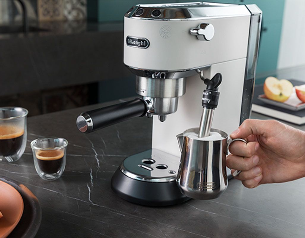 De'Longhi EC685.W Dedica Style Pump Espresso, Metal, 1350 W, 1 Litre, White