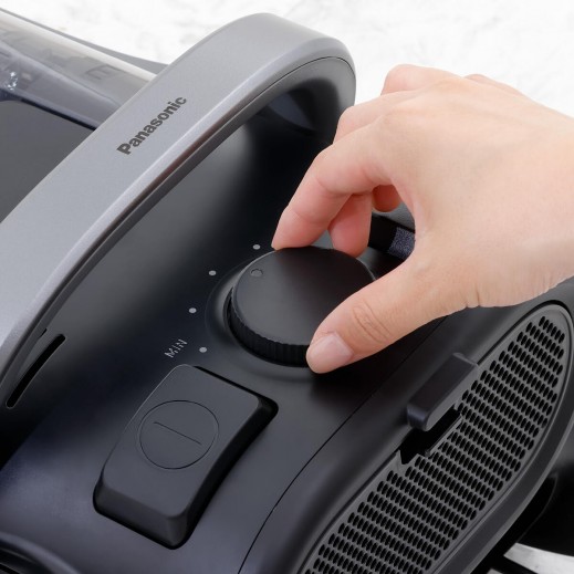 Panasonic 2200 W Bagless Cyclone Vaccum Cleaner 2.2 L