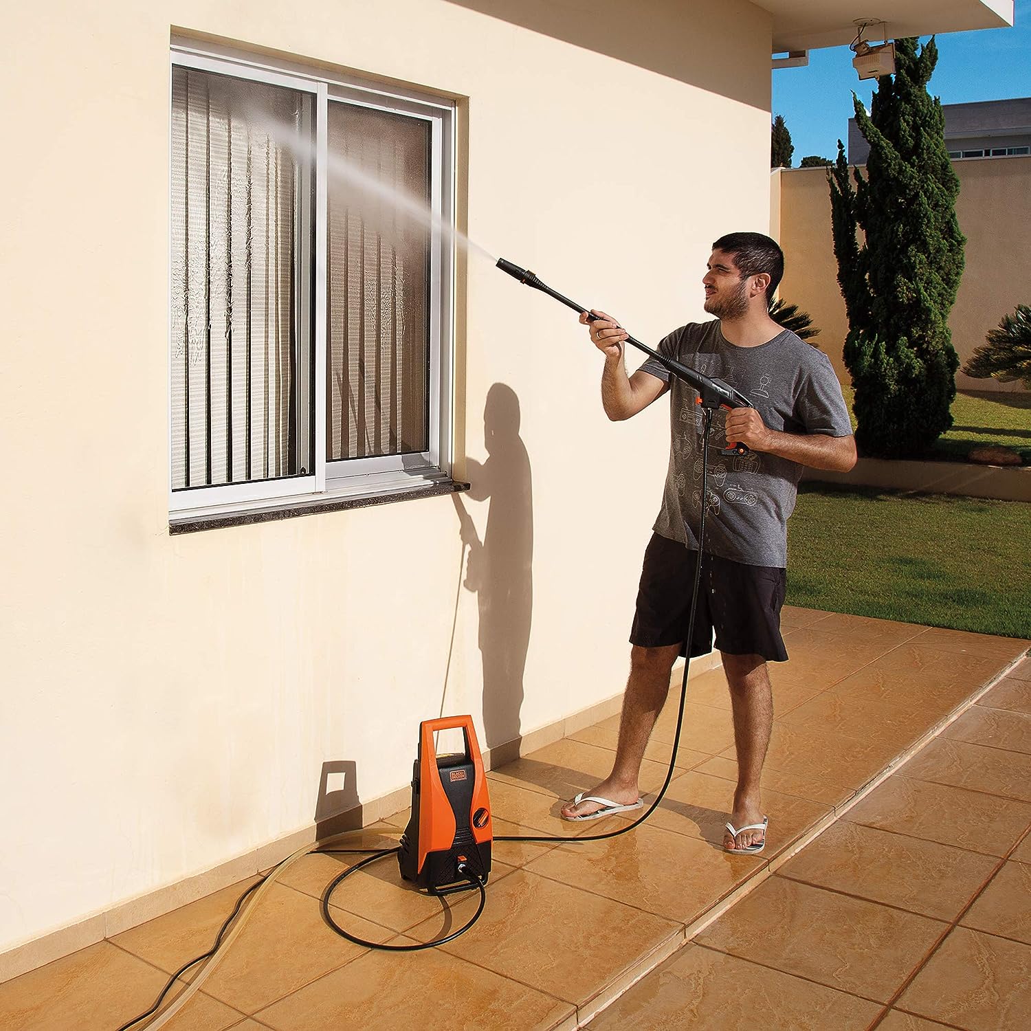 Black & Decker 1400Watt Pressure Washer 105 Bar - Orange & Black