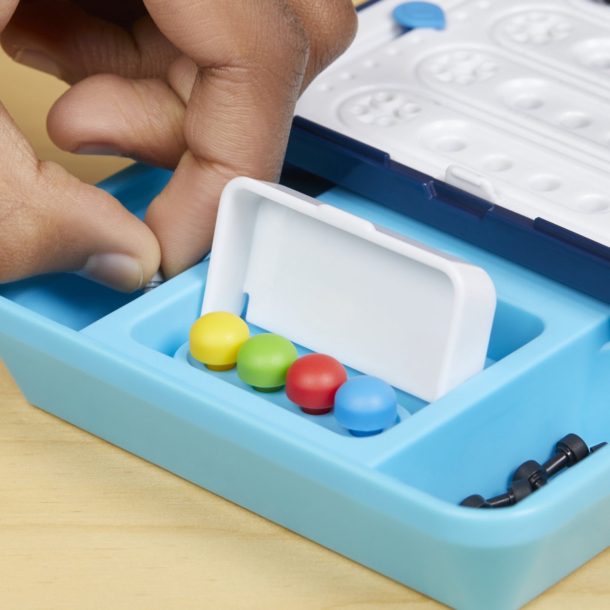 Hasbro Mastermind Refresh - Board Game