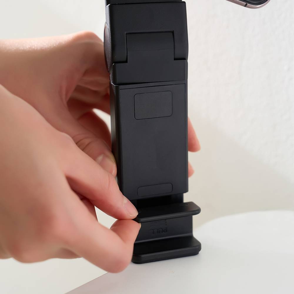 Araree Aviation Travel Desk Phone Holder for Desk With 360-Degree Rotation - Black