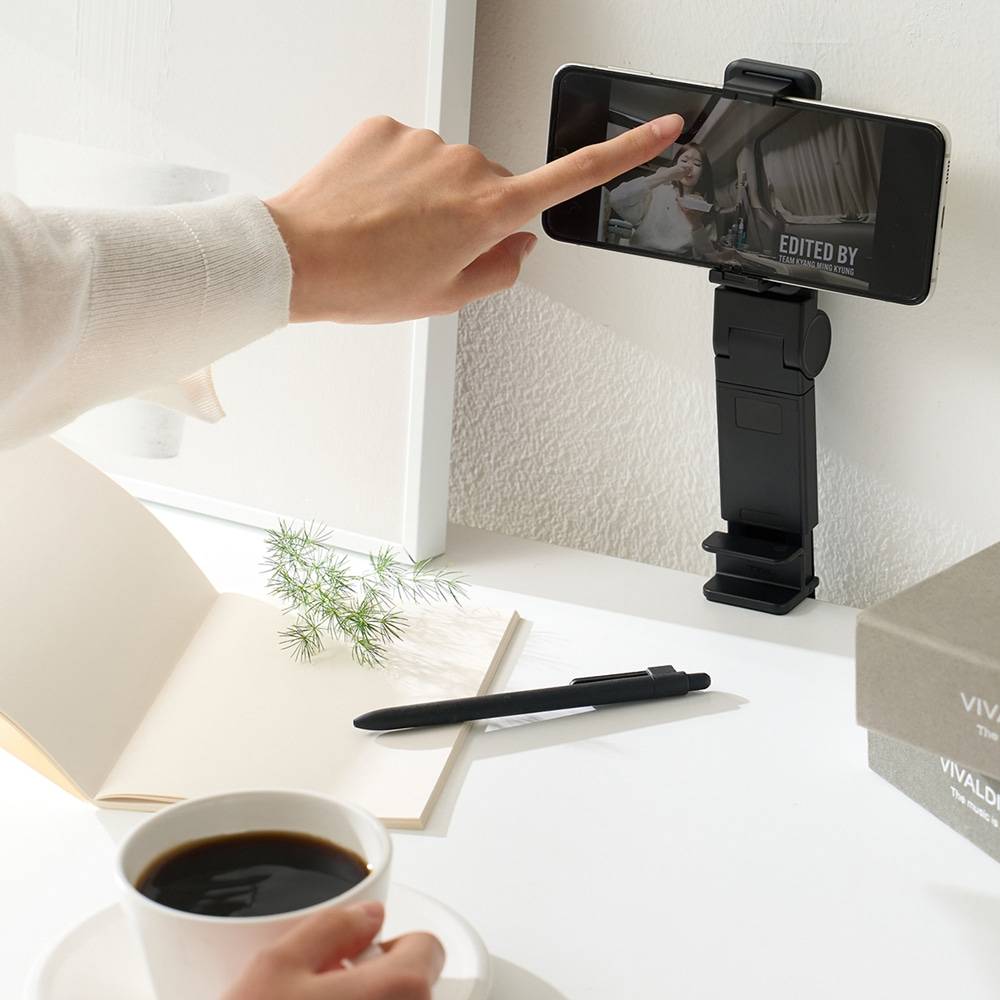 Araree Aviation Travel Desk Phone Holder for Desk With 360-Degree Rotation - Black