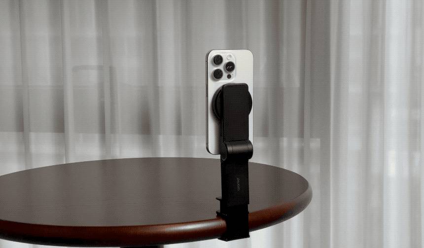 Araree Plane Mount Inflight Airplane MagSafe Smartphone Mount / Holder - Black