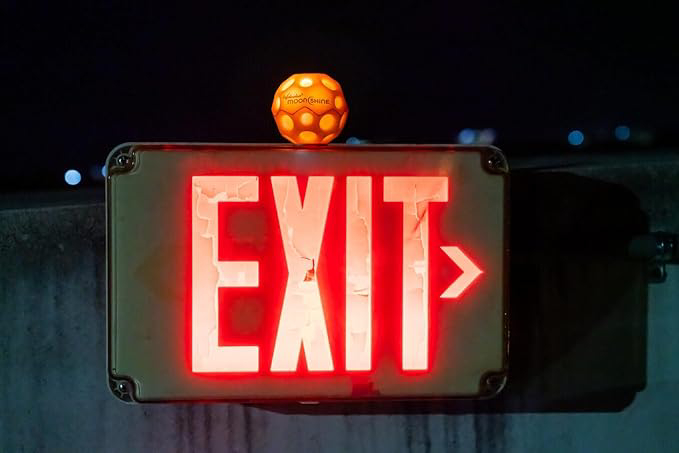 Waboba Moonshine_A Moon Ball