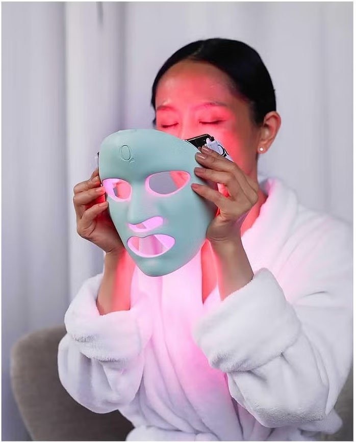Qure Rejuvalight Pro Facewear LED Mask &ndash; Anti-Aging & Acne Treatment