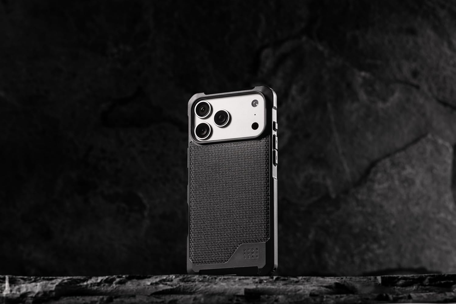 UAG Metropolis LT Mag-Safe Compatible, Rugged Shockproof Anti-Slip Military Grade Protective Case/Cover Designed for iPhone 17 Pro (2025) - Kevlar Black