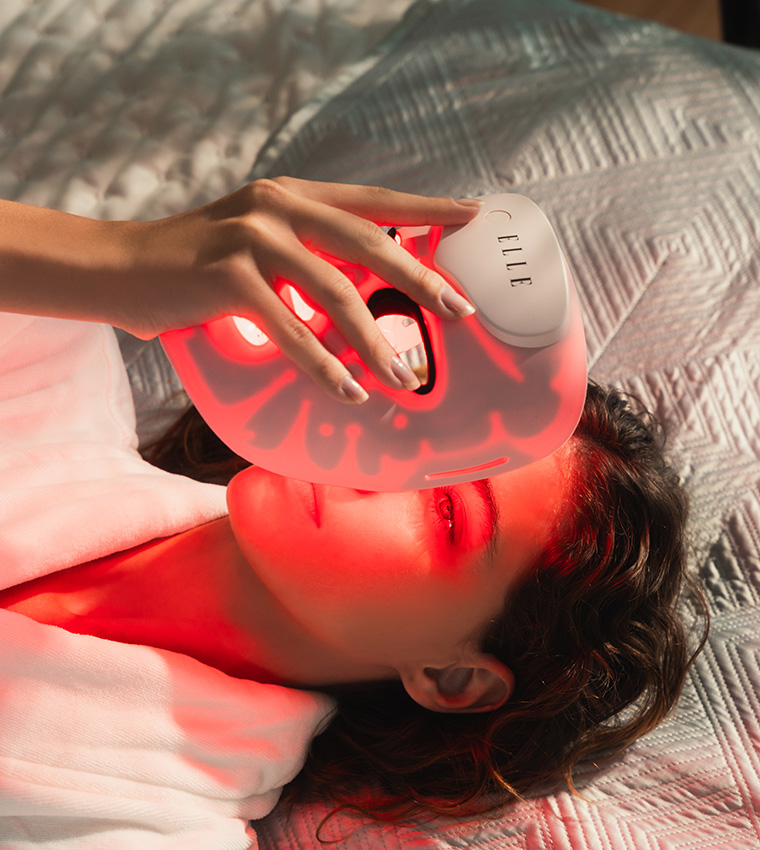 Elle Radiance Boost Pro Facewear LED Mask