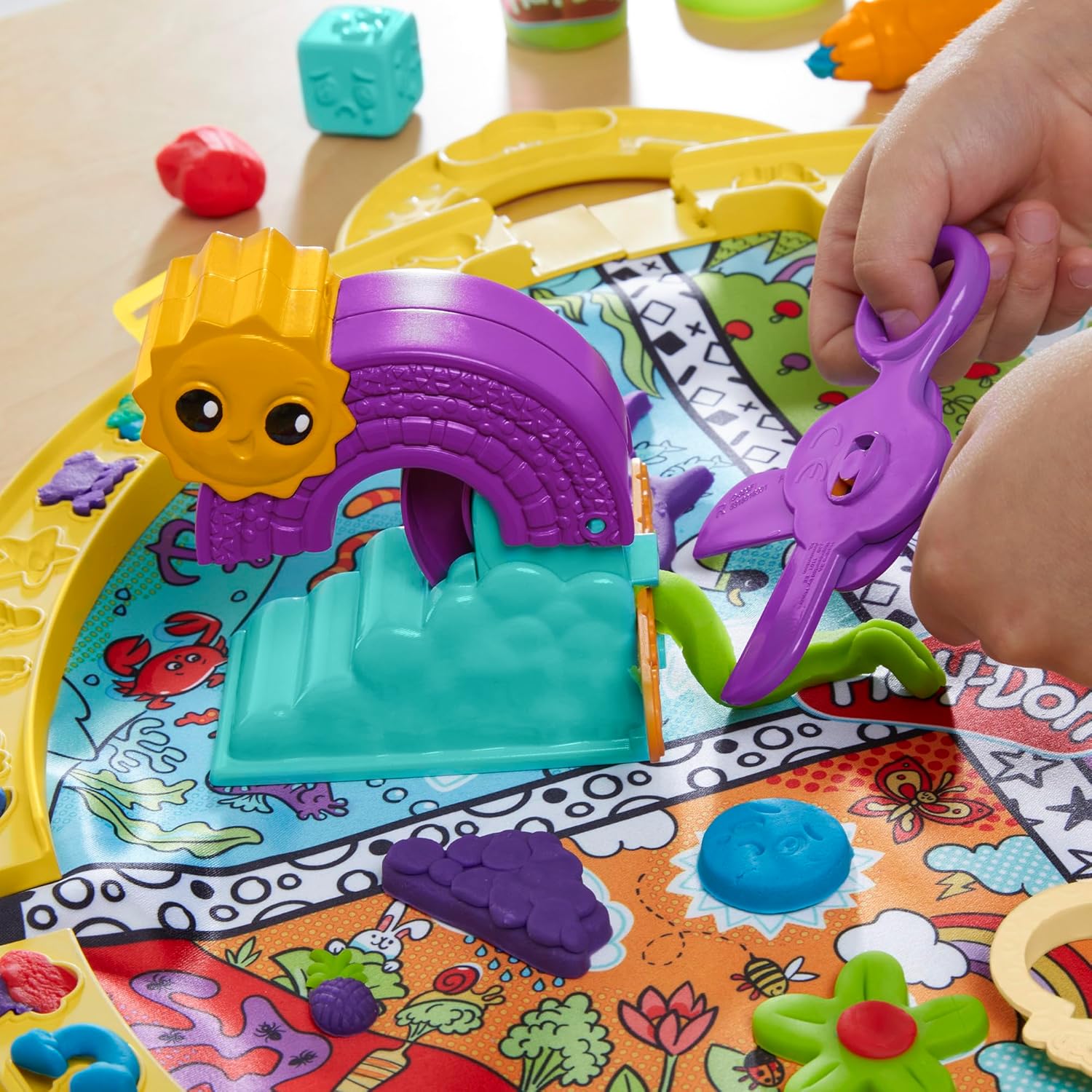 Hasbro Play-Doh Imagine Anywhere Starter Set Fold N Go Playmat - 24pc