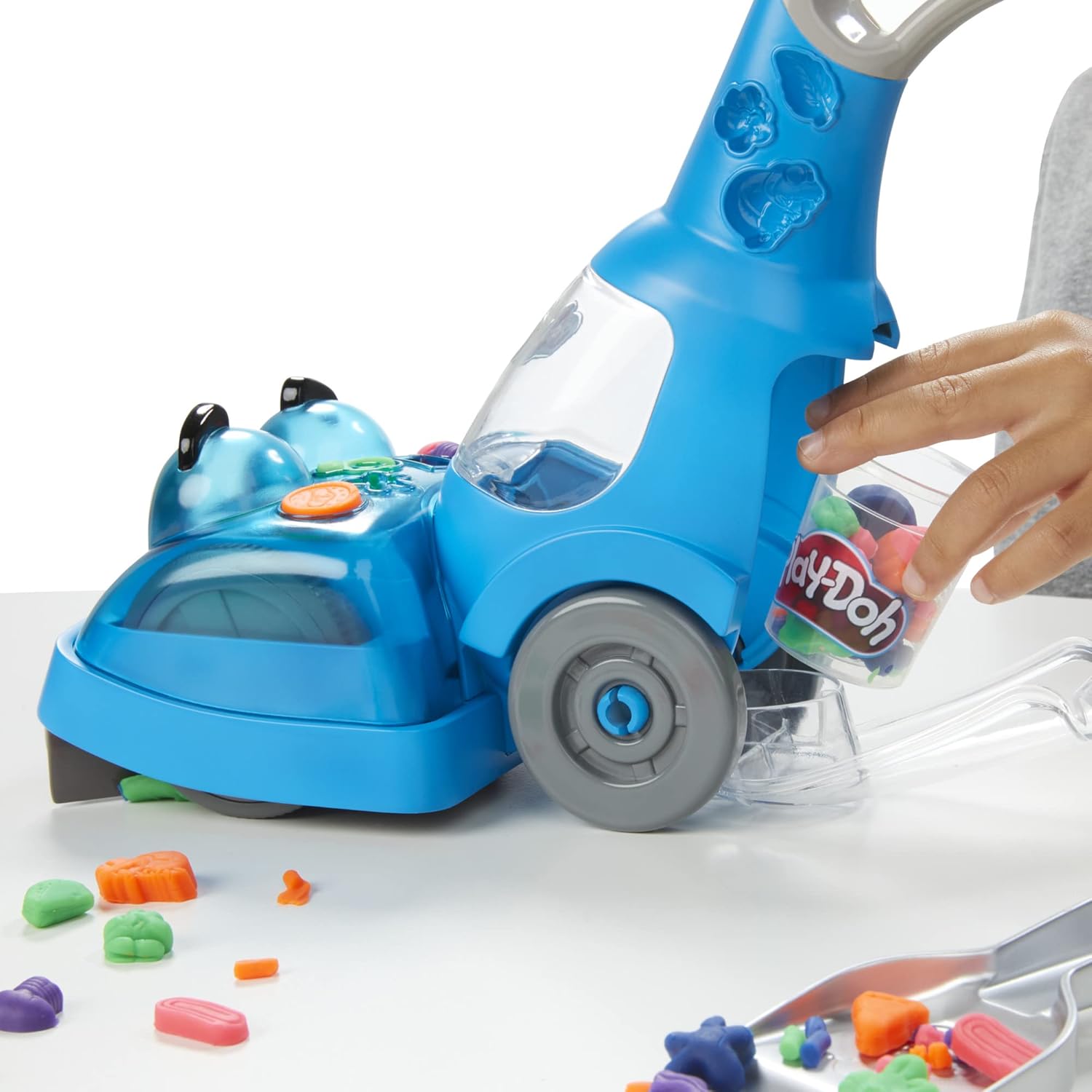 Play-Doh Hasbro Zoom Vacuum Cleaner and Cleanup Kit