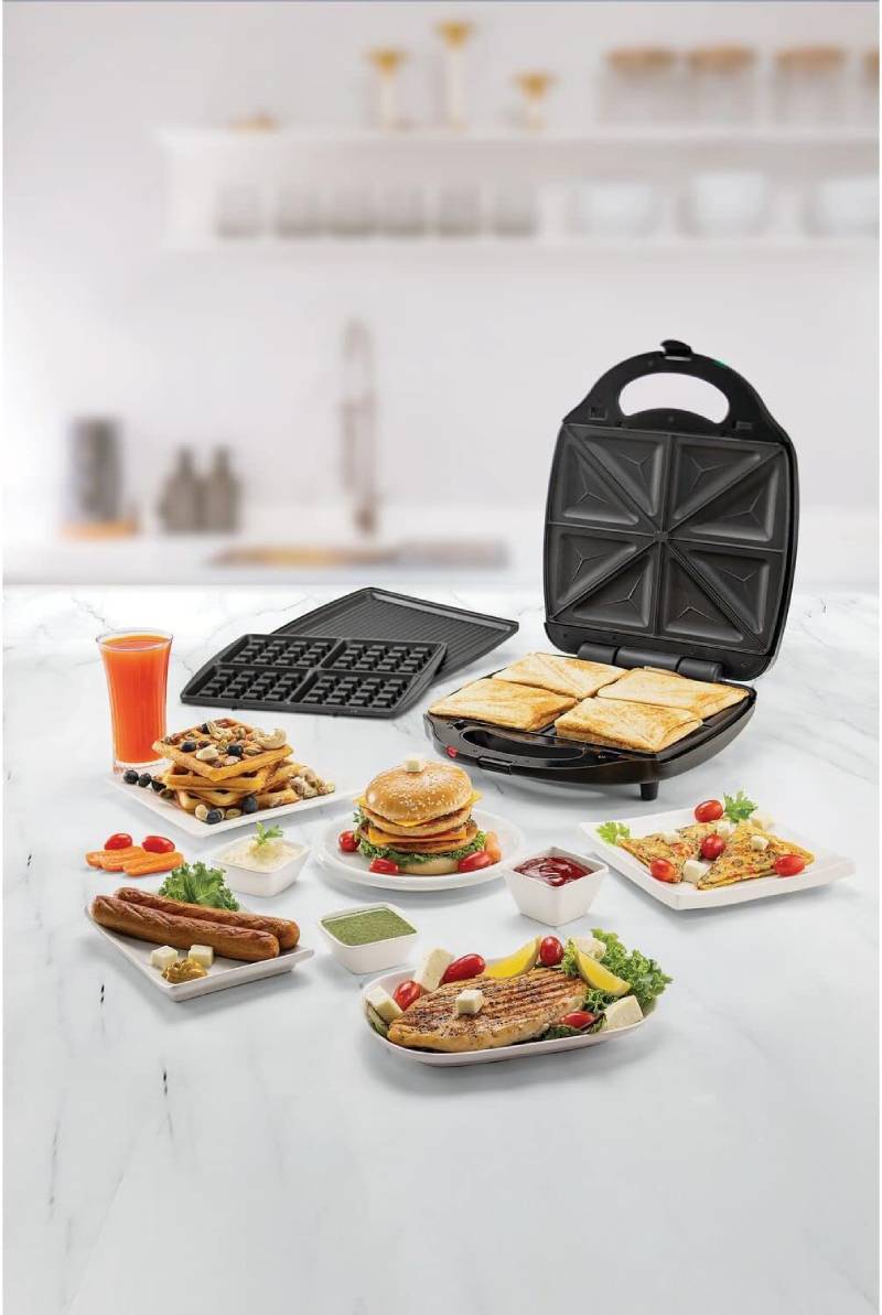 Black + Decker 1400W 3-in-1 4-Slice Sandwich and Waffle Maker - Black