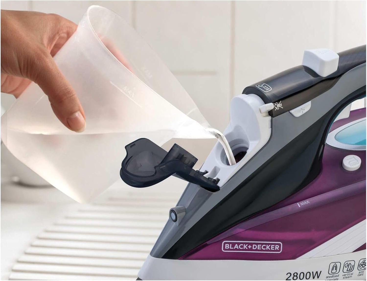 Black + Decker Digital Steam Iron with Anodized Soleplate - 2800W