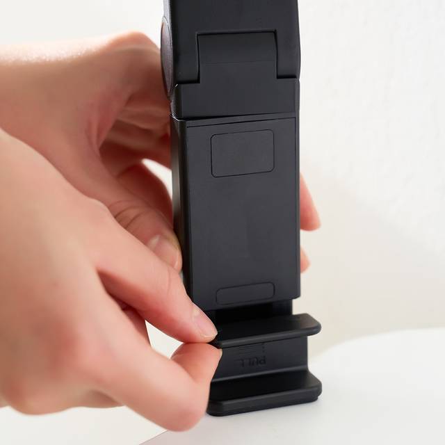 Araree Plane Mount Inflight Airplane Magsafe Smartphone Holder - Black