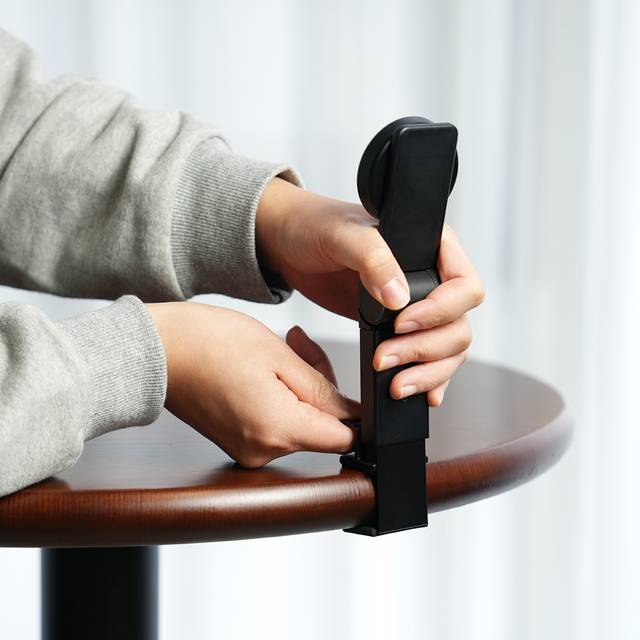 Araree Plane Mount Inflight Airplane Magsafe Smartphone Holder - Black